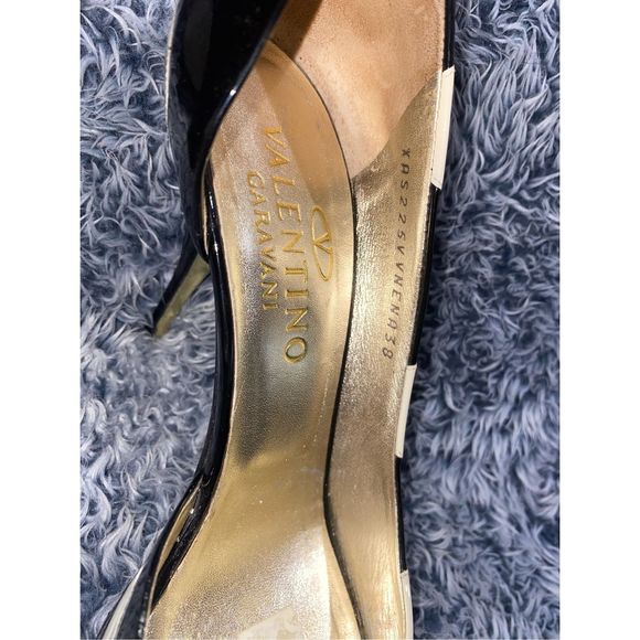 Valentino Garavani Patent Leather Polka Dot Black and White Pumps, EU 38 / US 7 - Picture 3 of 11